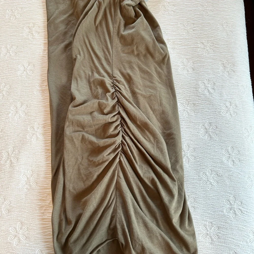 La Miel Summer Ruched Dress olive green size M NWOT - Picture 8 of 11